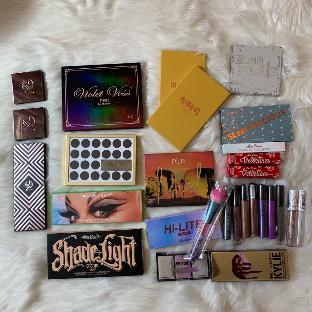 Makeup Bundle of 28 pieces